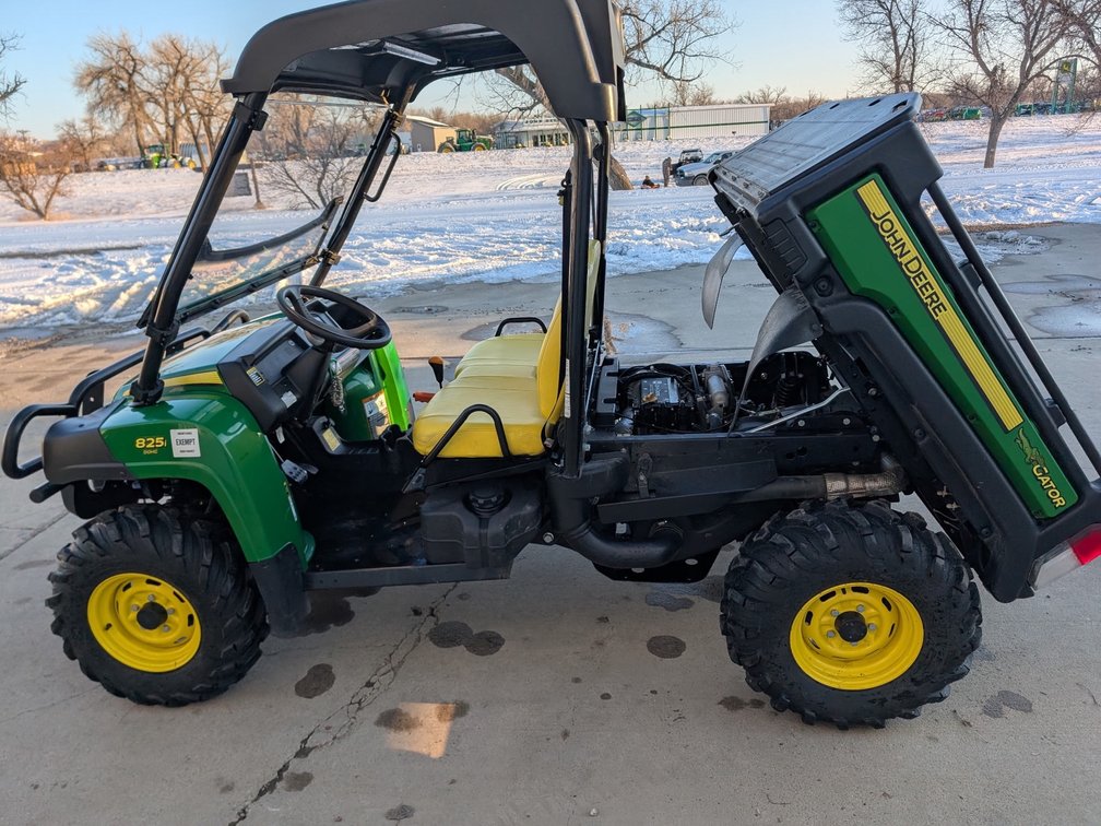 2013 John Deere 825i DOHC Gator