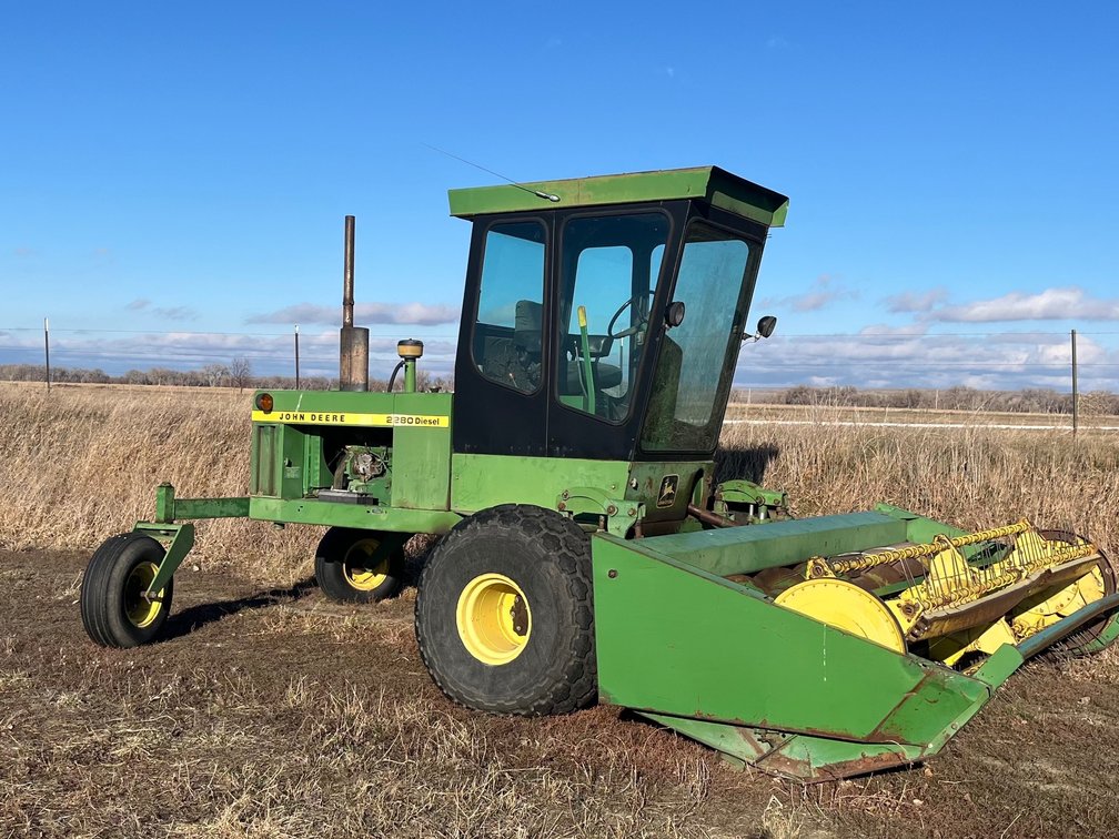 John Deere 2280 Diesel Swather