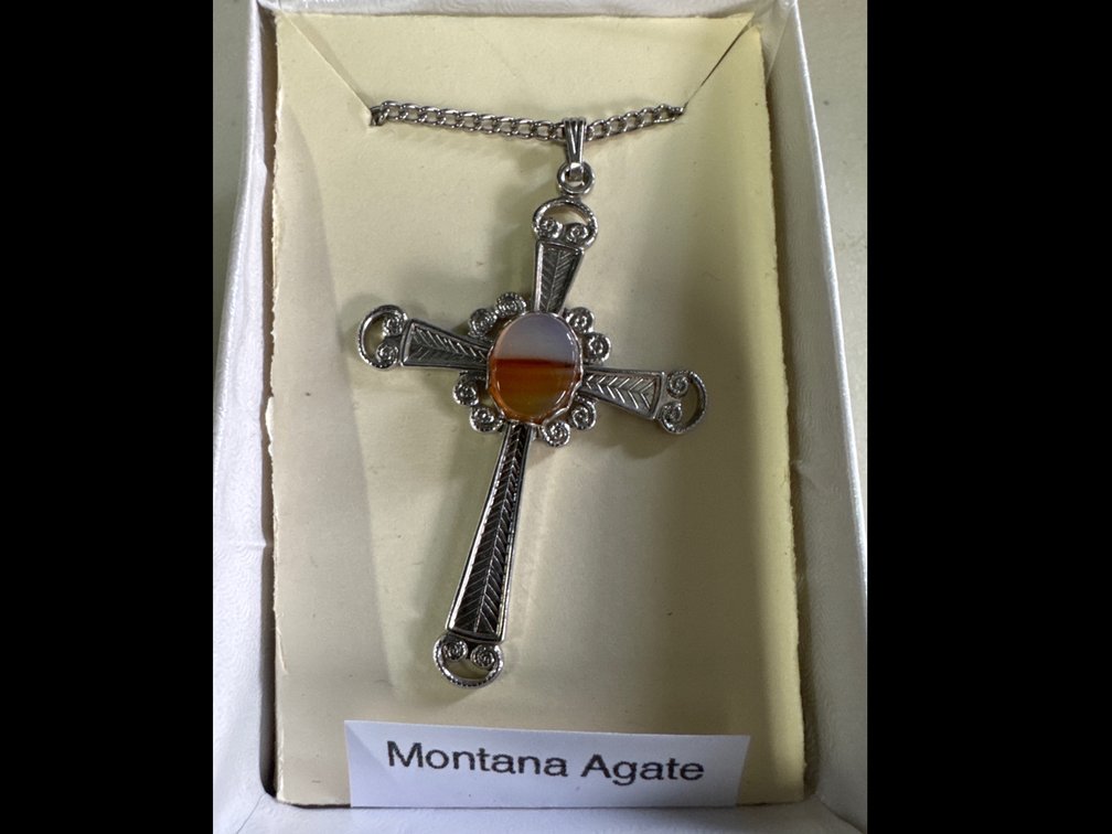 Decorative Cross Pendant Agate Necklace