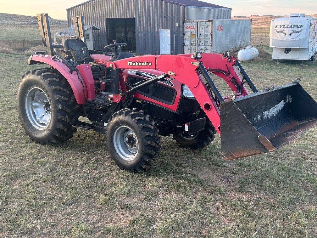 2011 Mahindra 4935 Loader Tractor