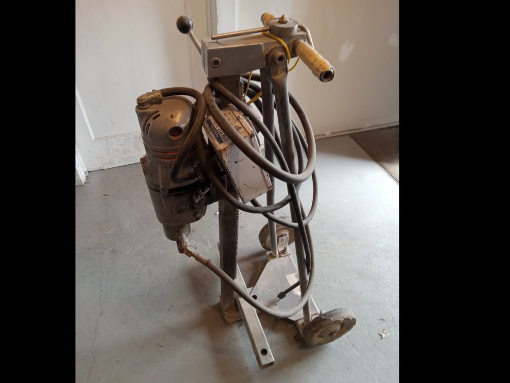 Milwaukee 4110 Vac U Rig