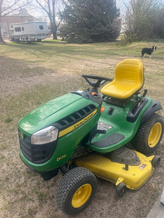 John Deere D170 Riding Mower