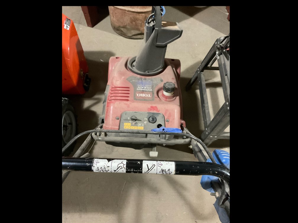 Toro Power Clear 421 QR Snow Blower