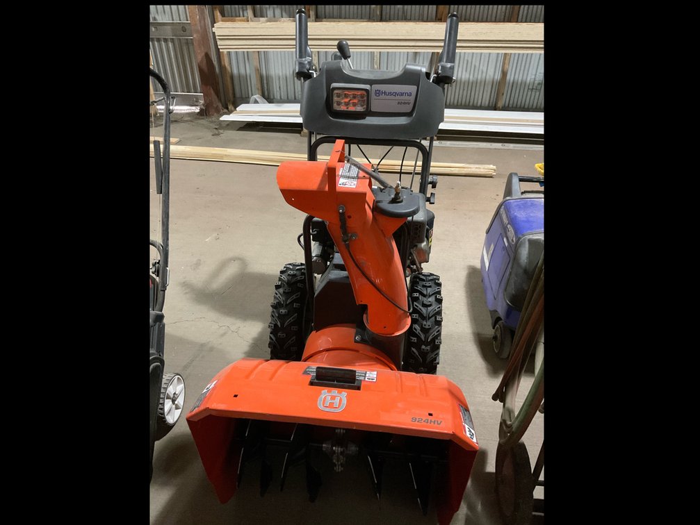 Husqvarna 924HV Snow Blower