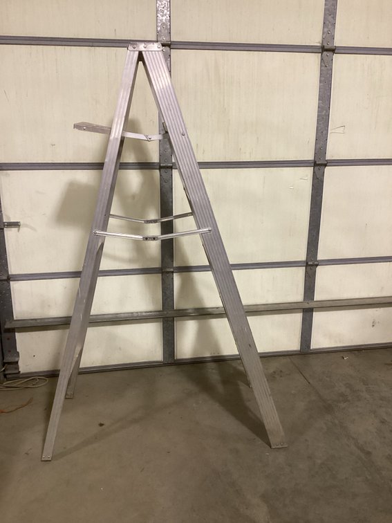 6Ft Aluminum Step Ladder