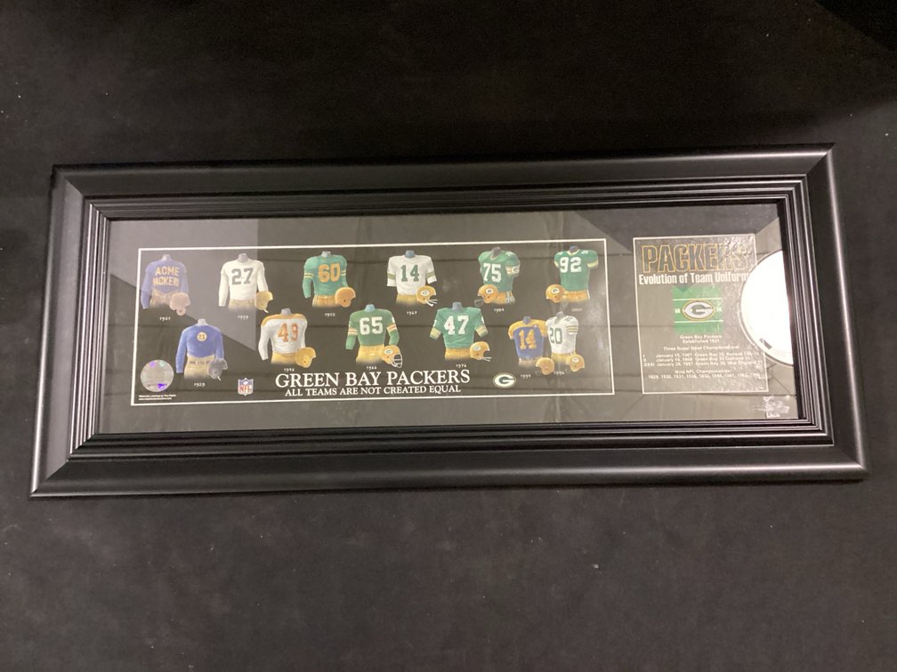 Green Bay Packers Uniform Picture