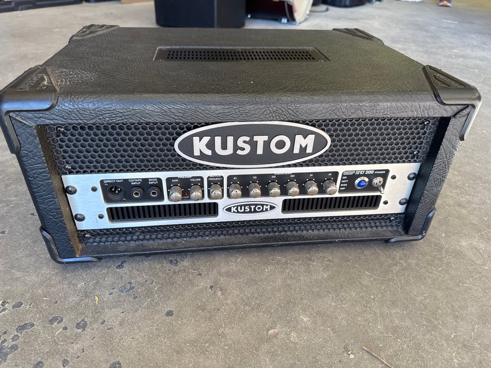 Kustom DE200 Deep End Base Amplifier