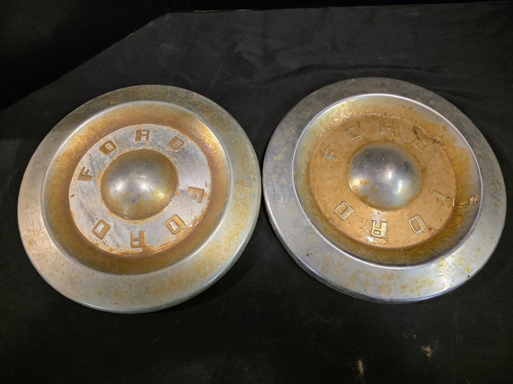 Ford Hubcaps