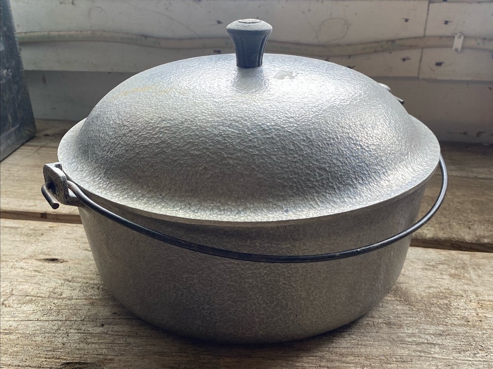 Cast Aluminum Dutch Oven