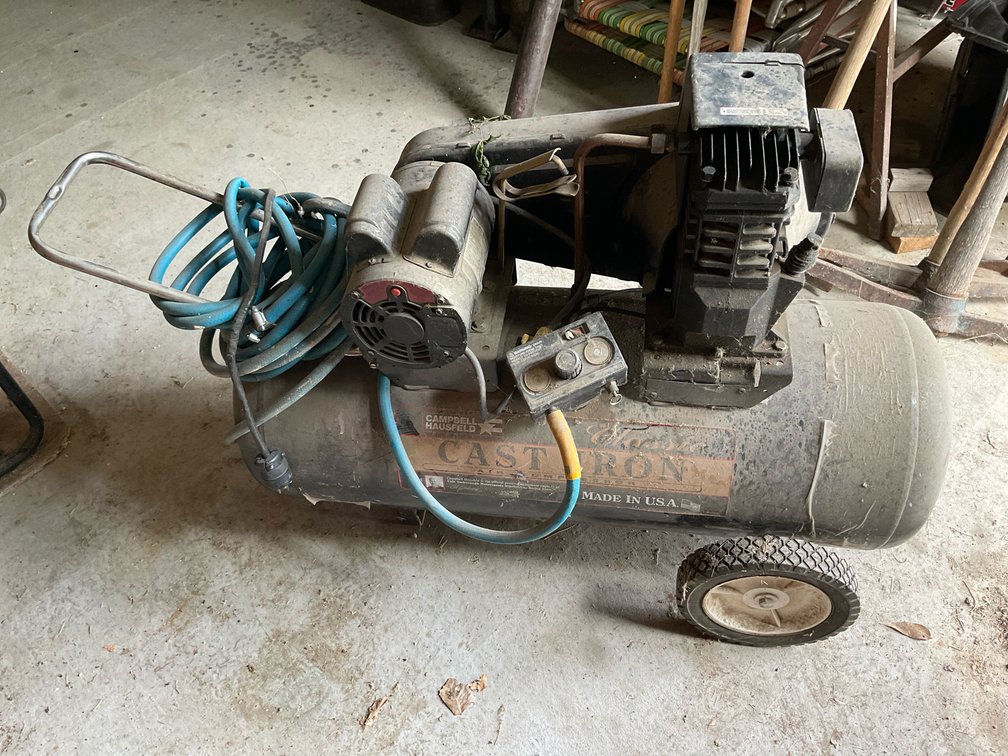 Campbell-Hausfeld Classic Cast Iron 26 Gallon Air Compressor