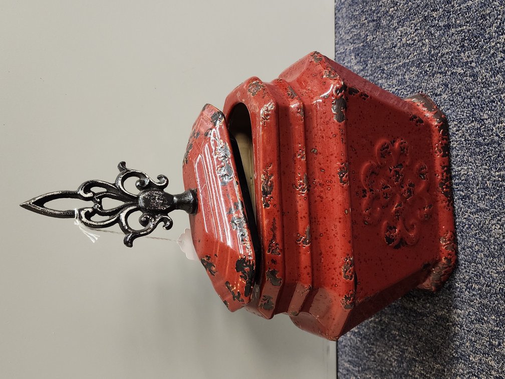 Creative Corner Prairie Pickins Red Contasiner with lid
