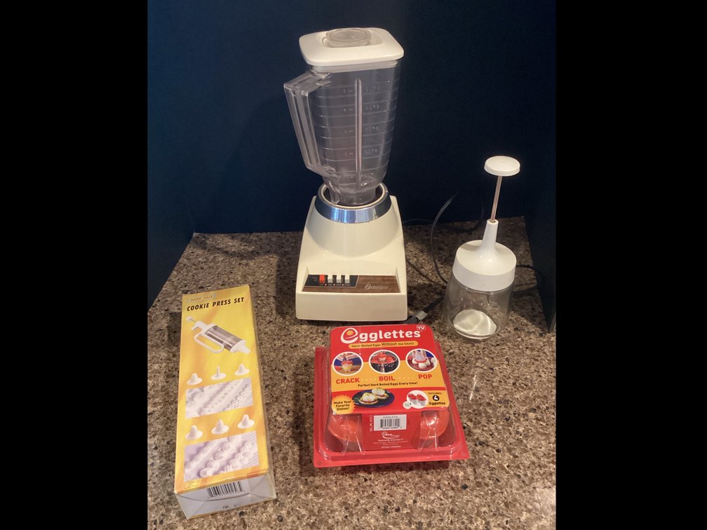 Osterizer Blender & Kitchen Gadgets