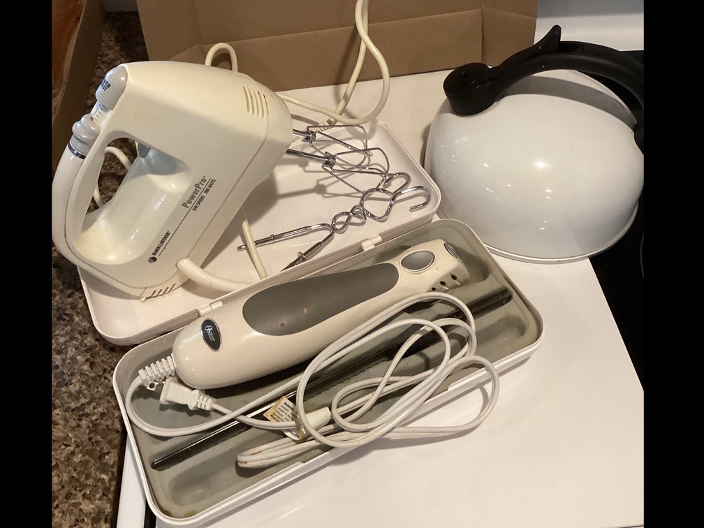 Oster Electric Knife Black n Decker Mixer, & Kitchen Items