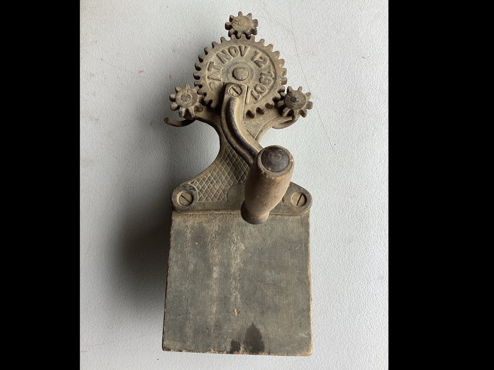 Vintage Cast Iron Hand Crank Rope Maker
