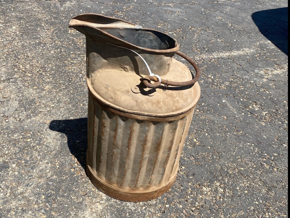 Metal Gas or Oil Measure Can