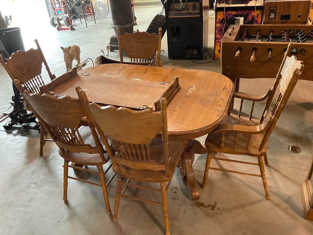 Oak Dining Table W/ 5 Chairs
