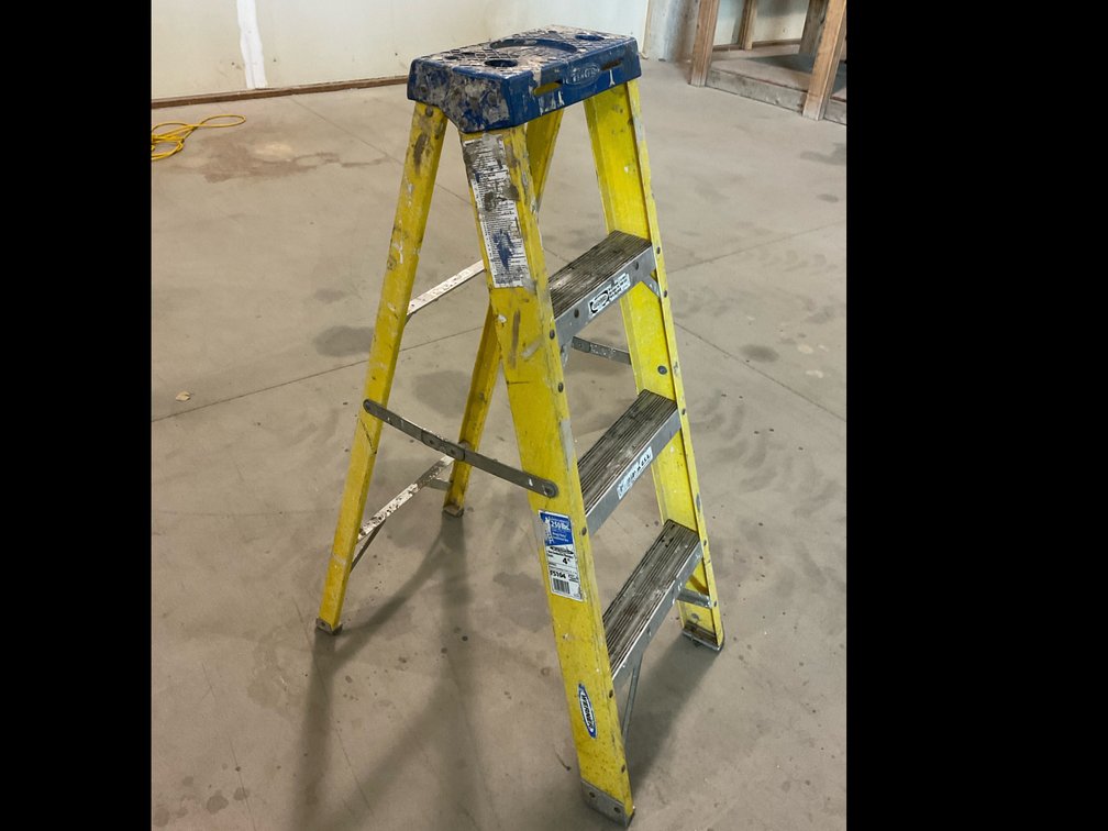 Werner 4’ Fiberglass Step Ladder