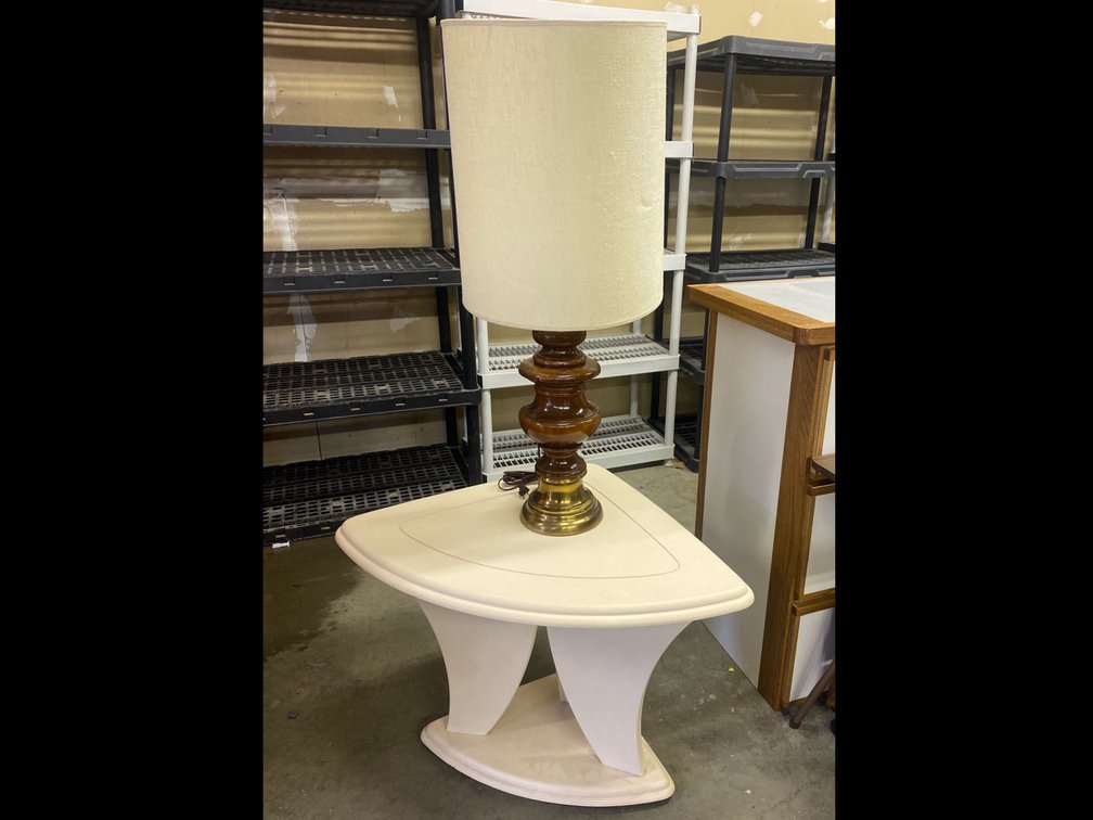 Corner End Table with Table Lamp