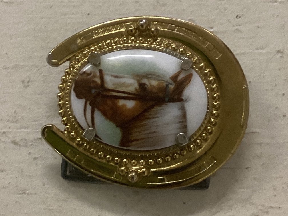 Horse Shoe Belt Buckle with Horse Head