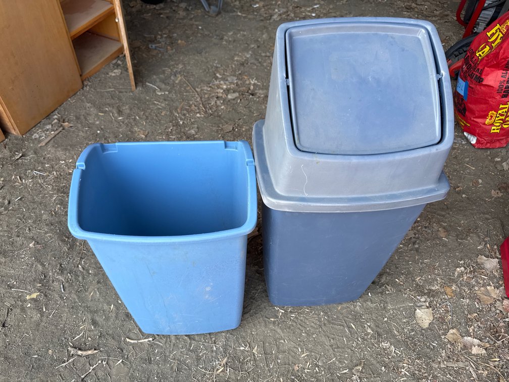 13 Gallon Garbage Cans