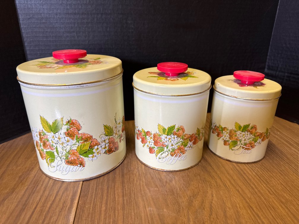 Nesting Tin Canisters