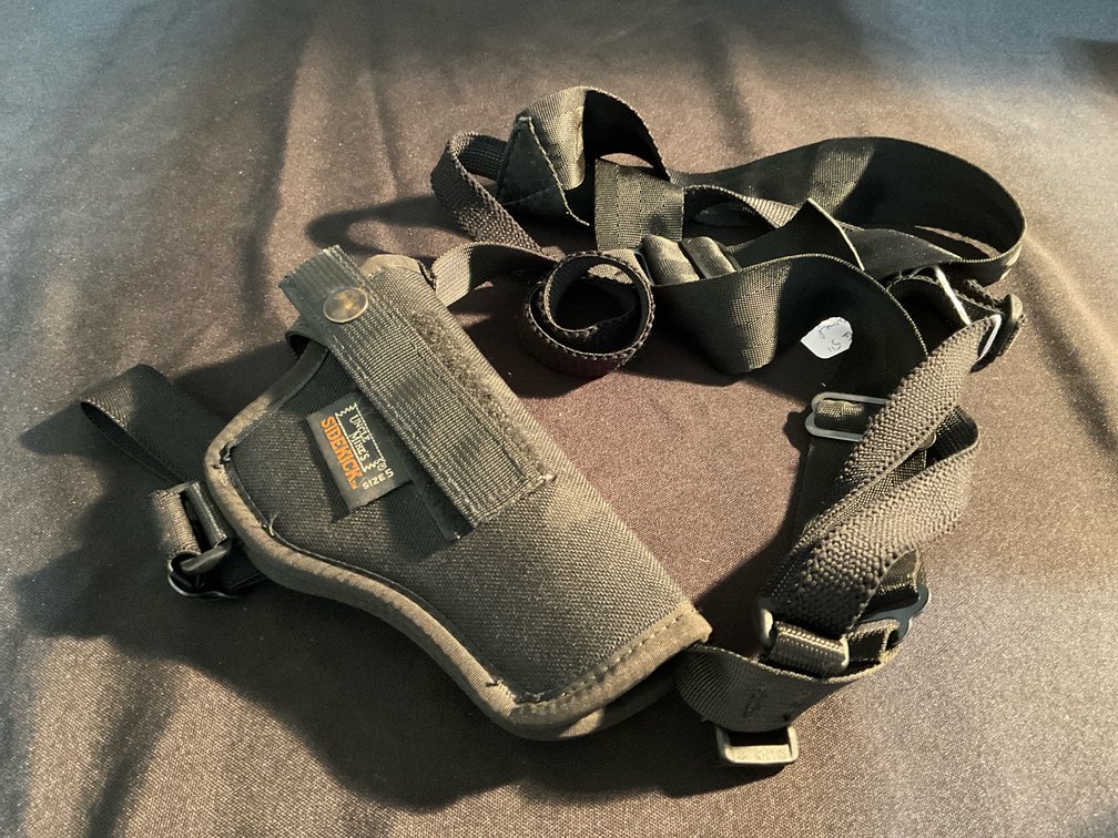 Uncle Mike’s Nylon Shoulder Holster Size 5