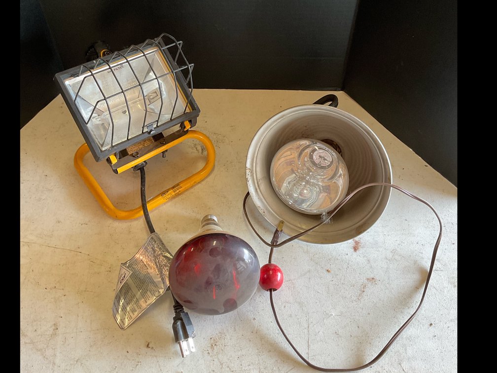 Woods Shop Light & Hotspot Heat Lamp