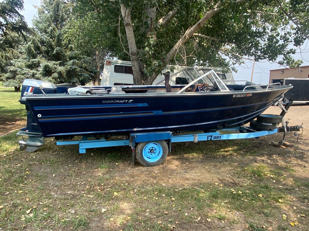 1974 EZ Loader Boat Trailer & 1978 Starcraft Aluminum Boat