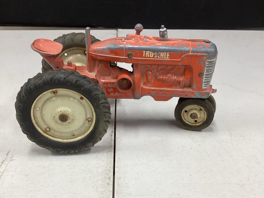 Tru-Scale Toy Tractor