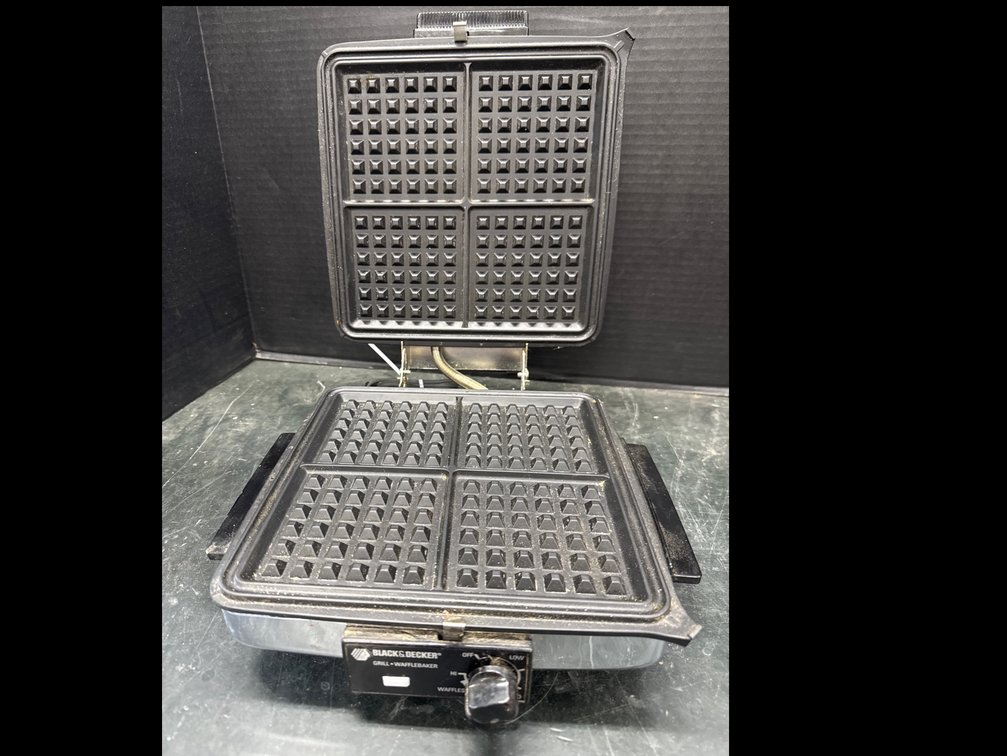 Electric Black & Decker Waffle Maker