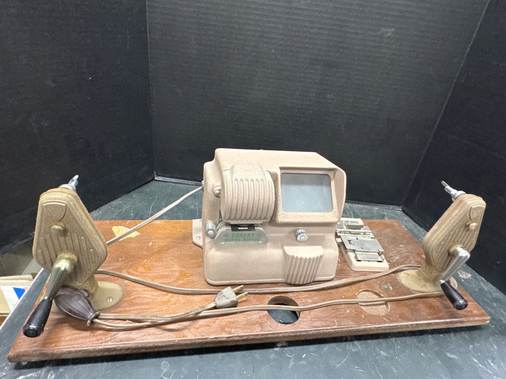 Corona Super Editor W/ Hand Crank Film Rewind