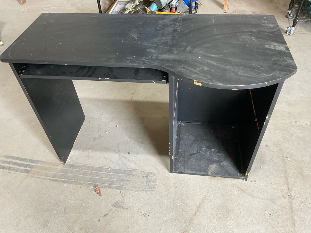 42x19x28” Desk