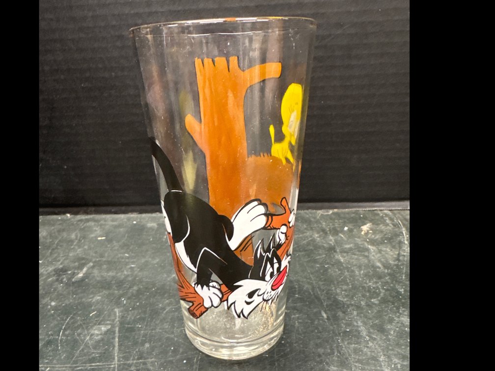 1976 “Sylvester Cat” and “Tweety Bird” Pepsi  collector series Glass