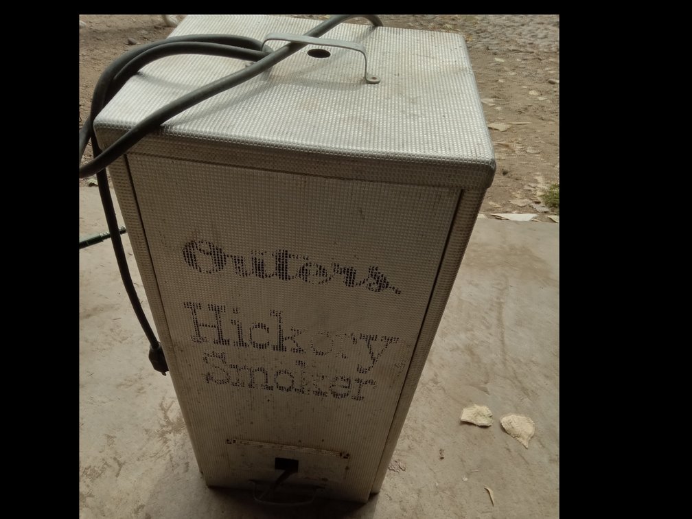 Outers Hickory Electric Smoker 12x11x24"