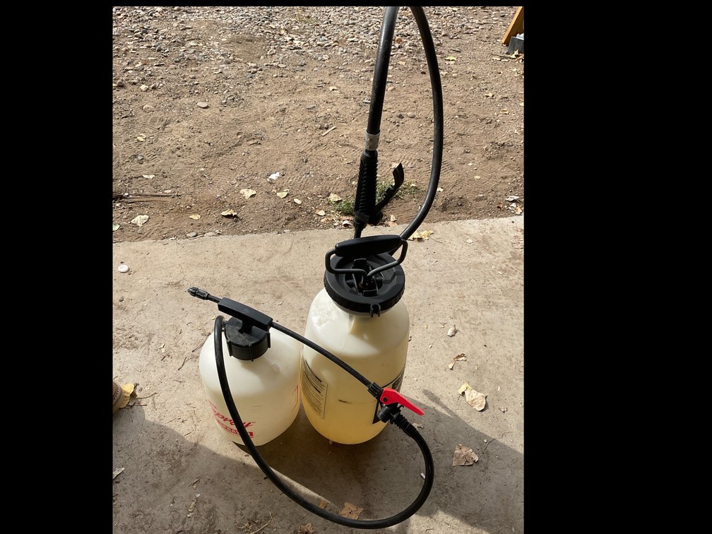 1 & 2 Gallon Yard Sprayers