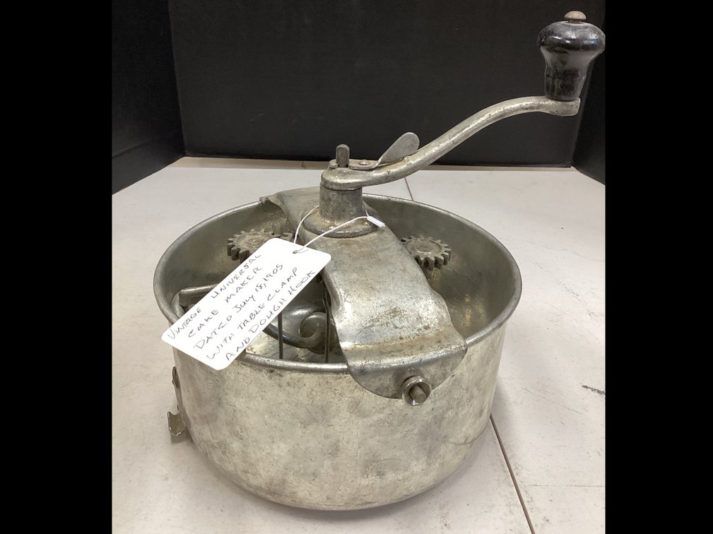 Vintage Universal Cake Maker with Table Clamp& Dough Hook