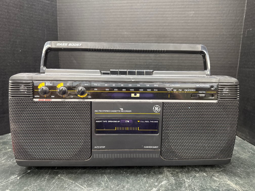 GE AM/FM Stereo Cassette Radio