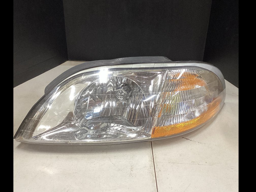 Headlight for 99 Ford Windstar