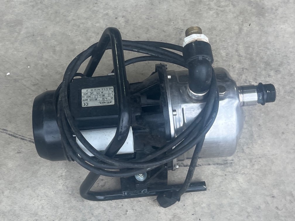 Utility irrigation pump