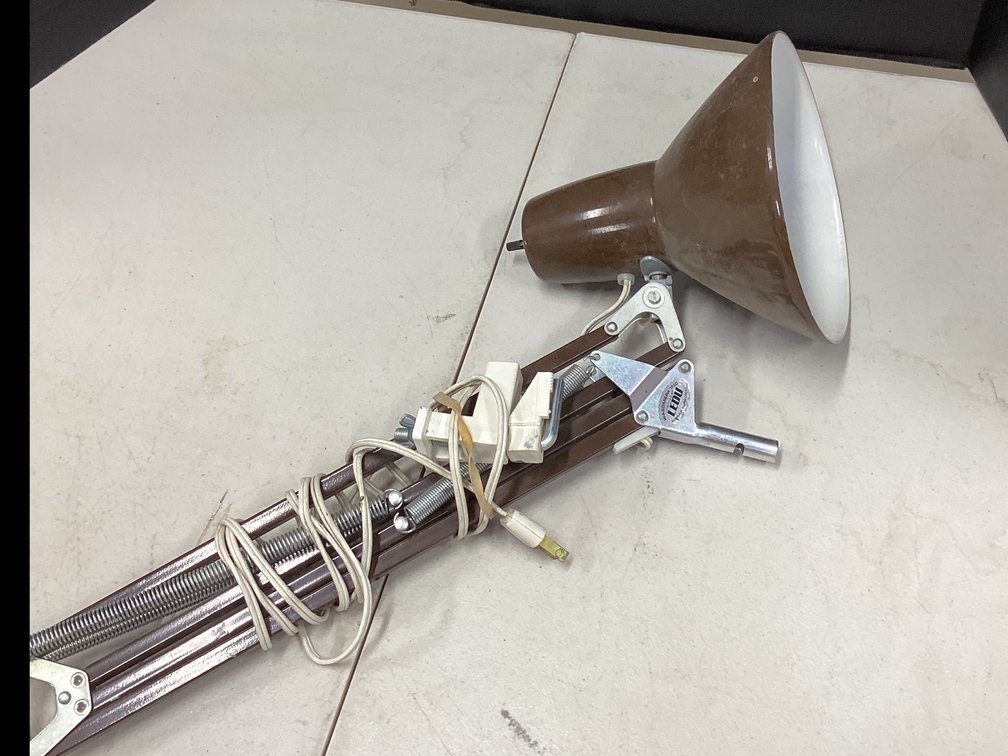 Articulating Swing-Arm Desk Lamp by Ledu