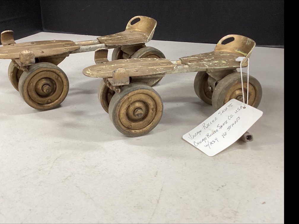 Vintage Roller Skates With Key - No Strapes