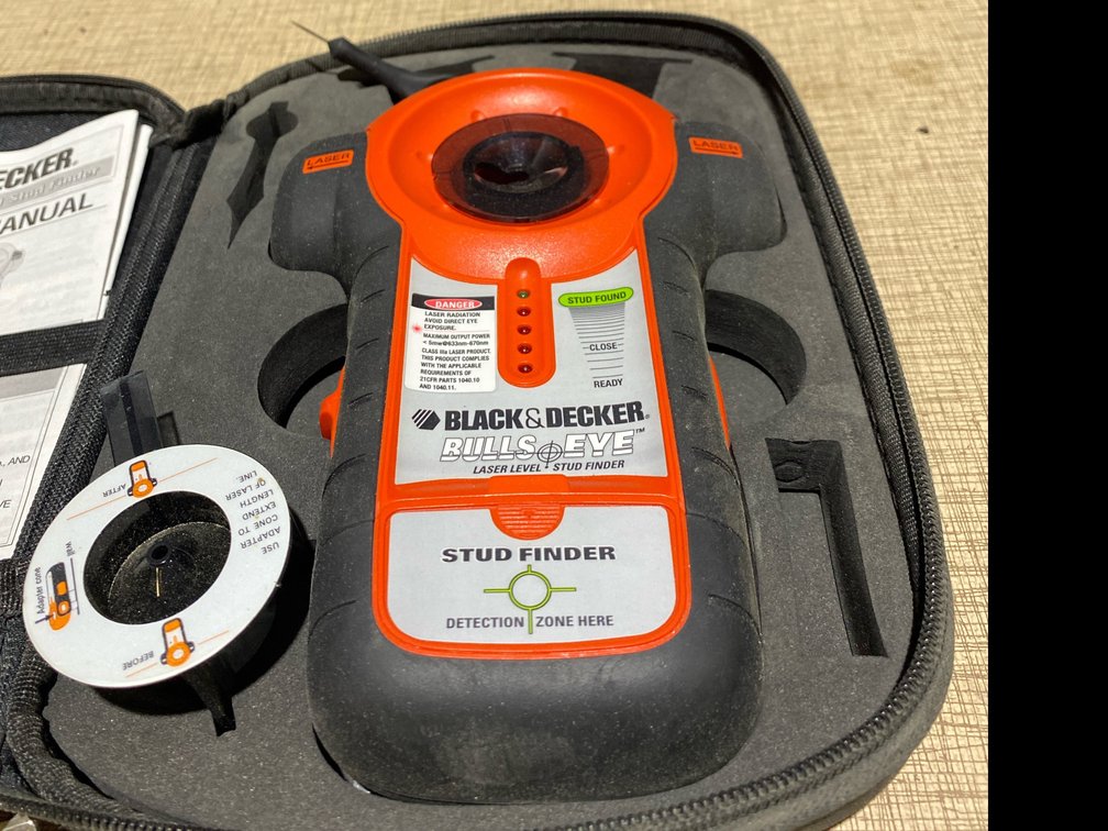 B&D Bullseye Stud Finder/Laser Level