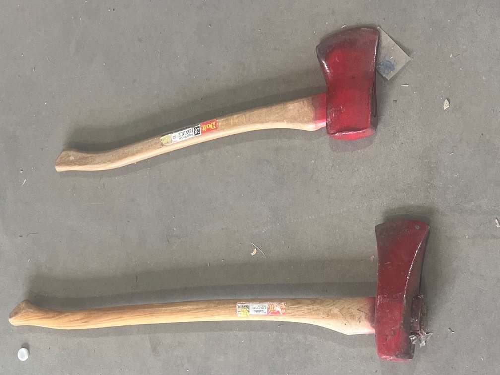 Splitting mole and axe