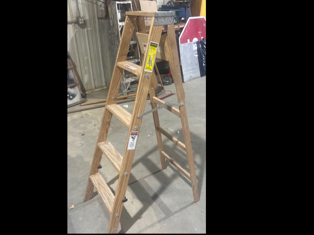 5Ft Wooden Ladder