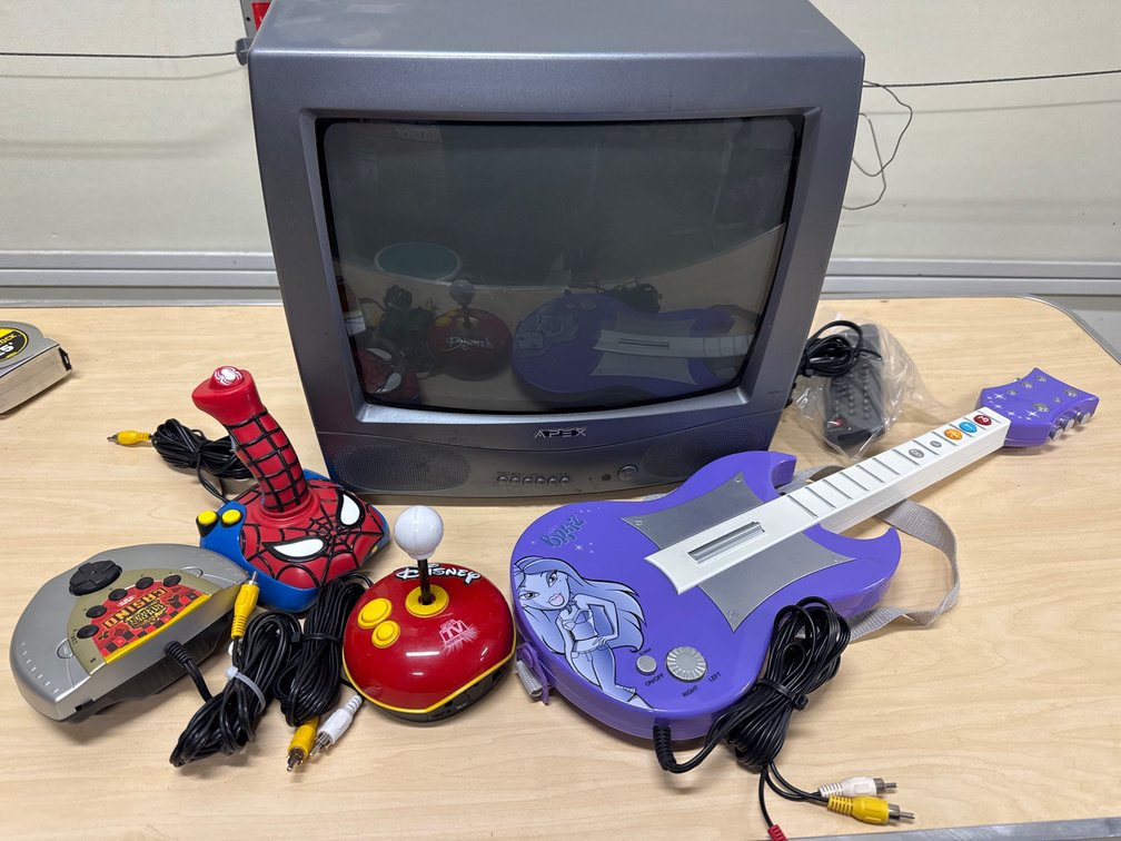 Apex 14” TV W/Remote and Game Controls