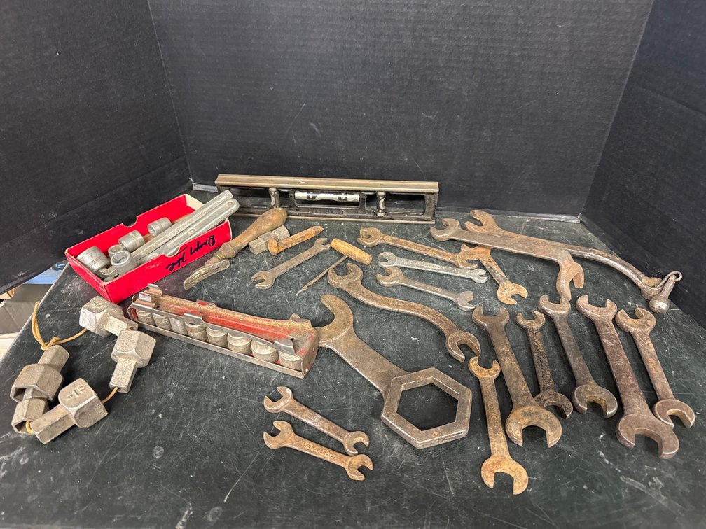 Wrenches, Level, Sockets