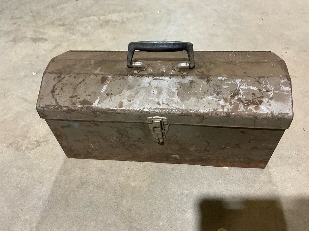 21x8.5x9.5” Metal Toolbox & Contents