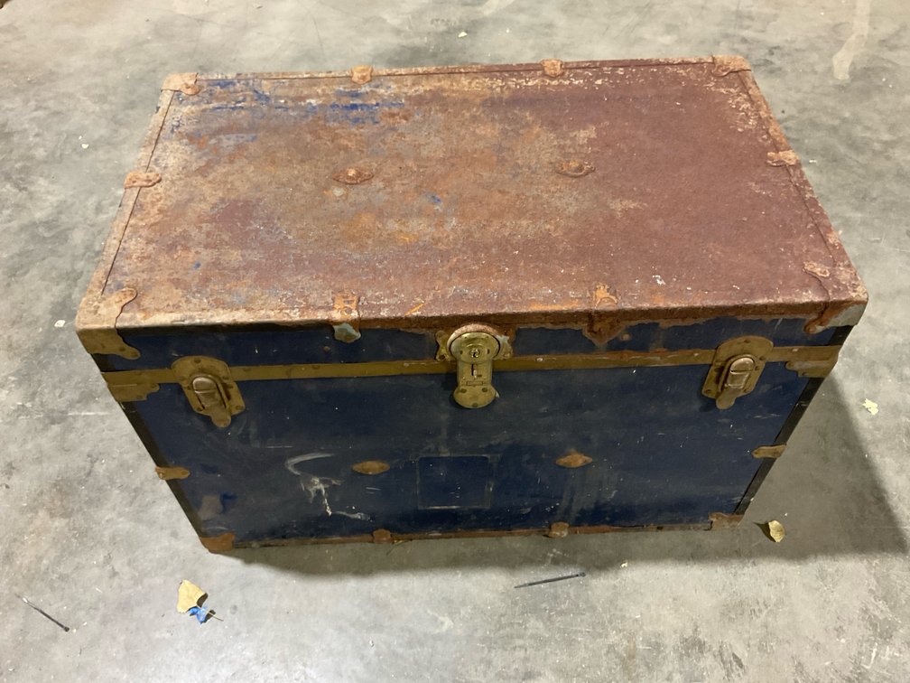 Metal Trunk 36x21x23”