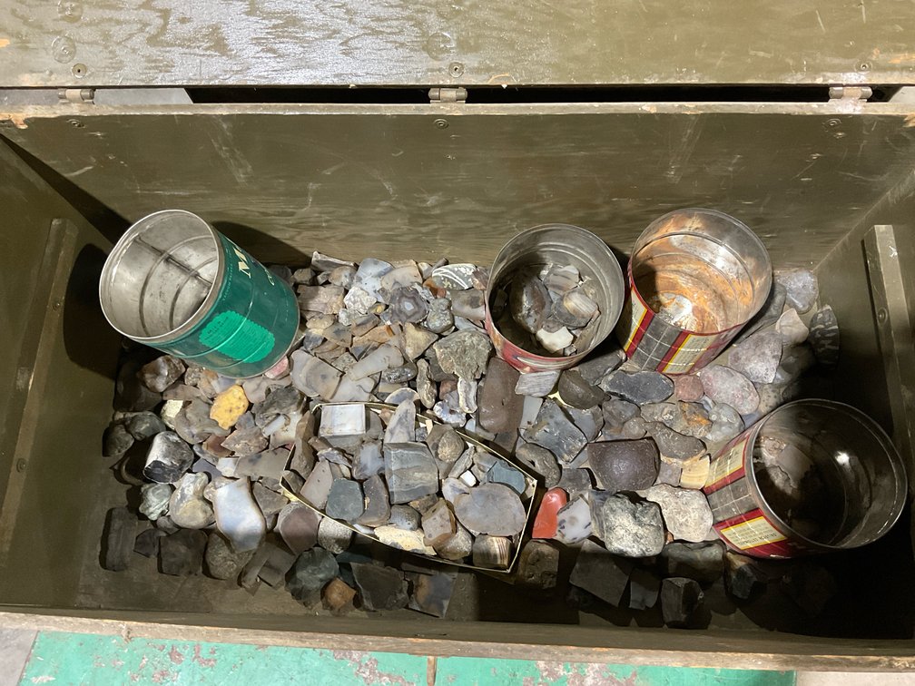 Cut & Uncut Agates