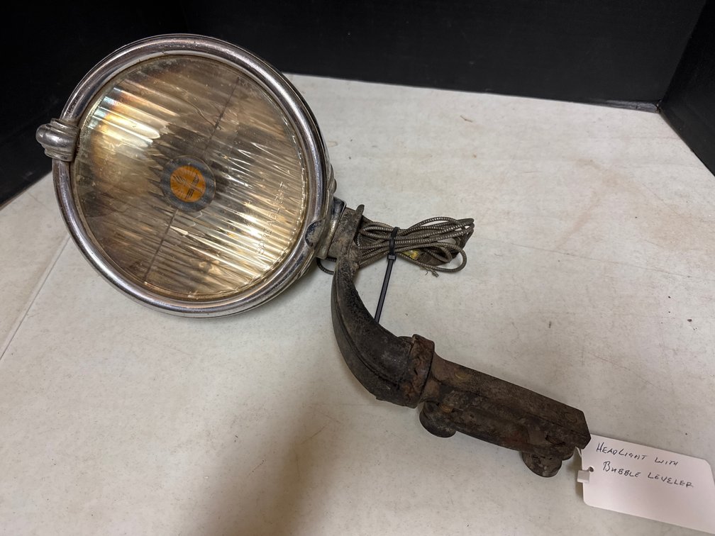 Driving Light W/ Mounting Bracket